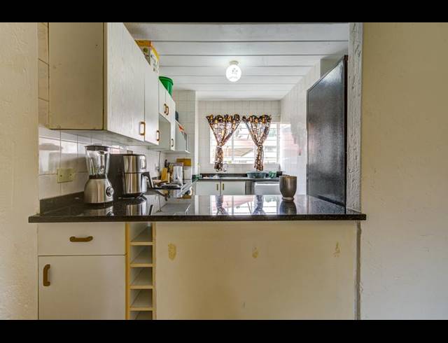 2 BEDROOM TOWNHOUSE FOR SALE IN GLEN MARAIS